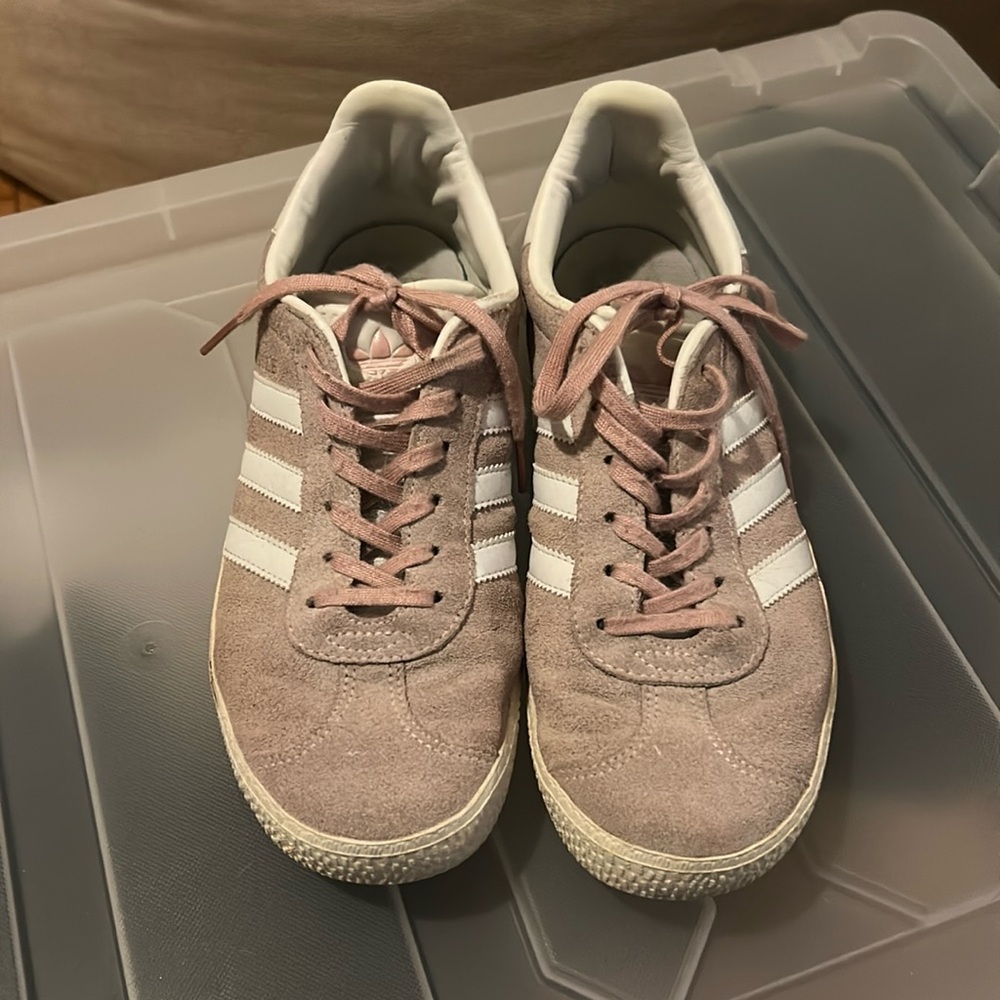 Dusty pink suede adidas